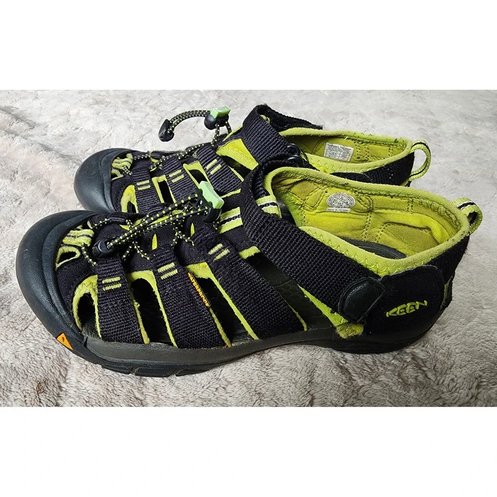Keen Newport H2 Kids Waterproof Sandals Black Lime Green 5 1009965